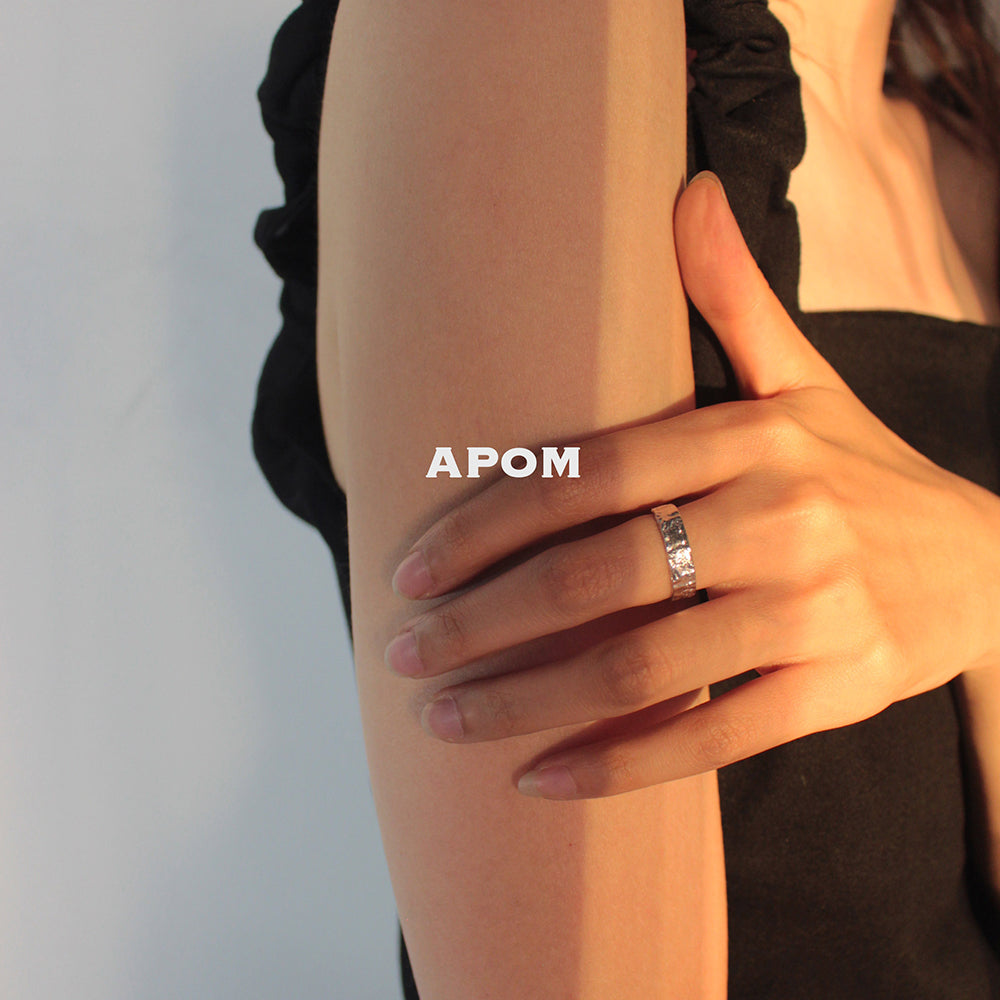 APOM BROKEN I Rings