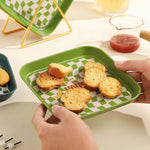 Checkerboard Grid Plastic Dinner Plate With Storage Rack - Lazylifeshop