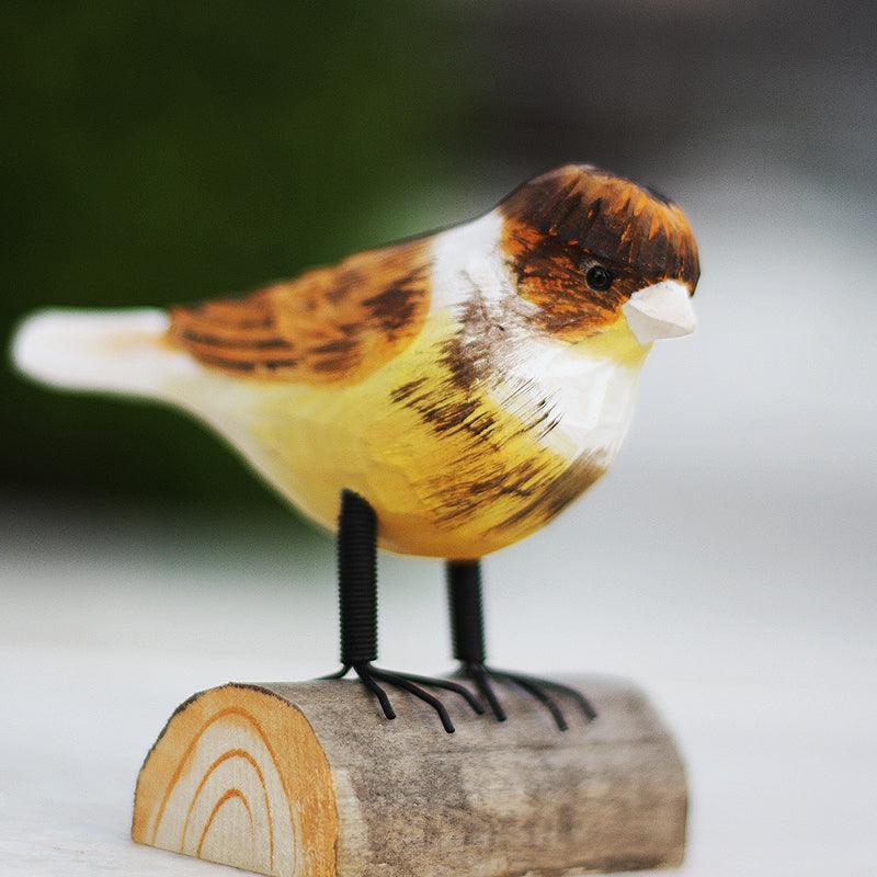 Figuras de pájaros canarios crestados tallados a mano de madera pintada