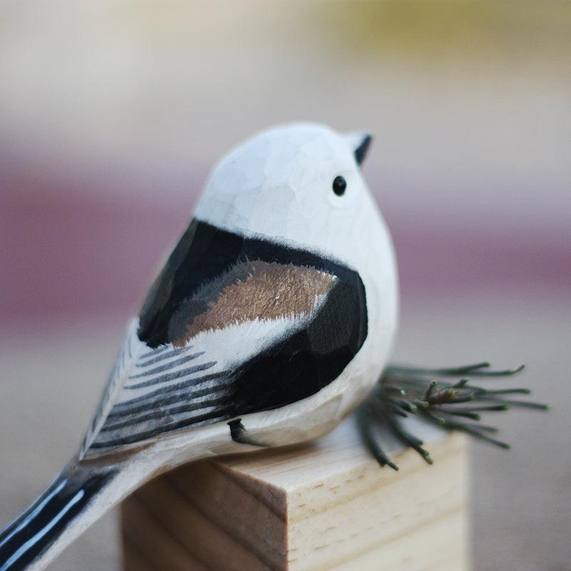 エナガ科の鳥の置物手彫り塗装木製